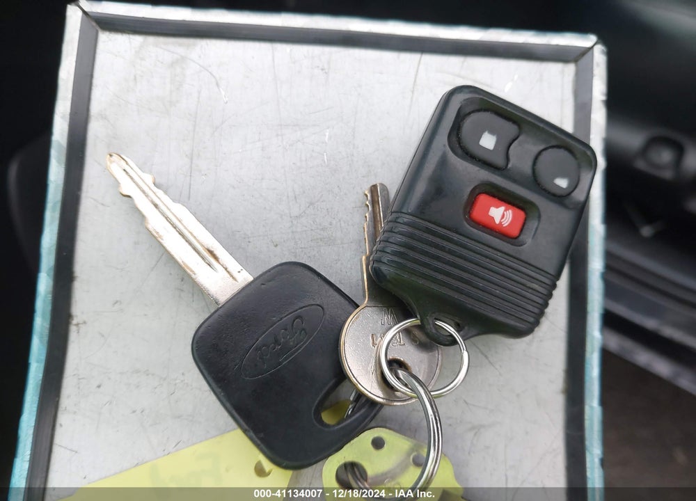 2003 FORD ESCAPE LIMITED VIN: 1FMCU04133KC87911