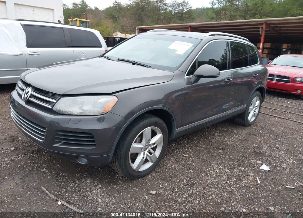 2013 VOLKSWAGEN TOUAREG VR6 LUX VIN: WVGEF9BP7DD005774