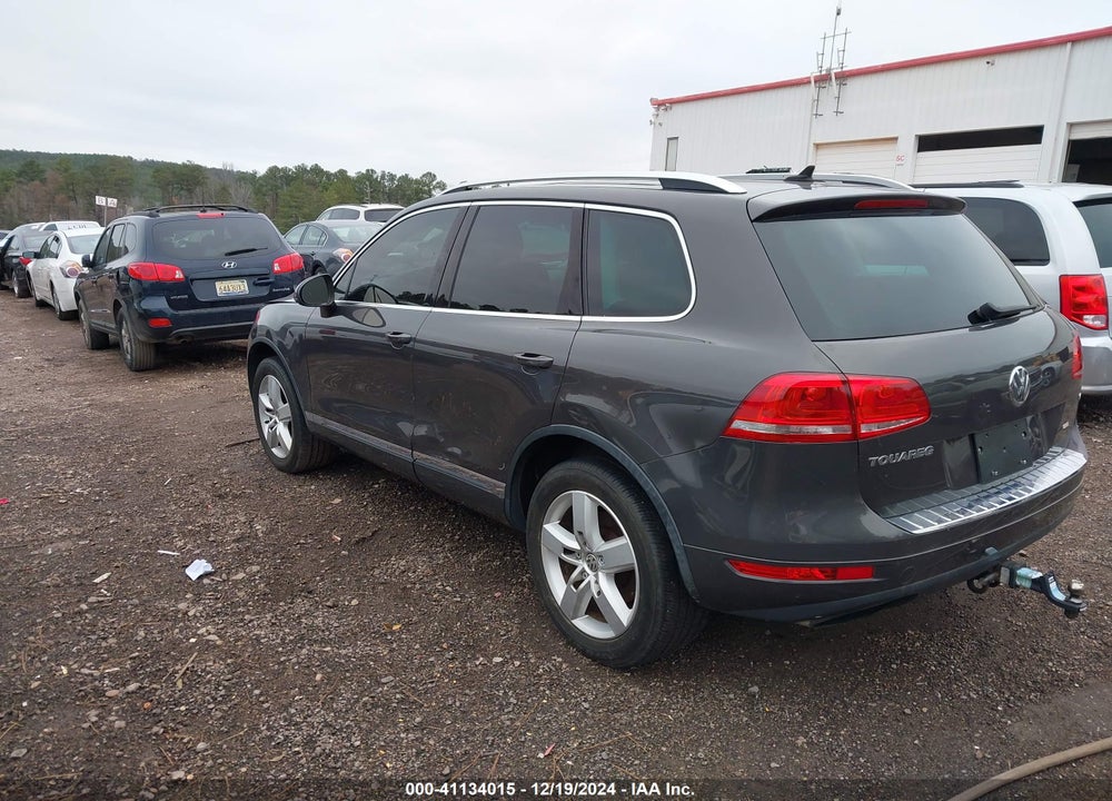 2013 VOLKSWAGEN TOUAREG VR6 LUX VIN: WVGEF9BP7DD005774