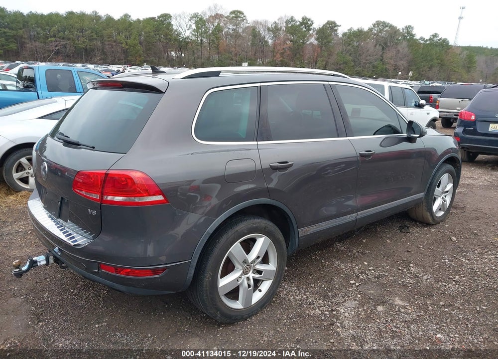 2013 VOLKSWAGEN TOUAREG VR6 LUX VIN: WVGEF9BP7DD005774
