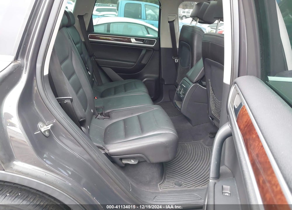 2013 VOLKSWAGEN TOUAREG VR6 LUX VIN: WVGEF9BP7DD005774
