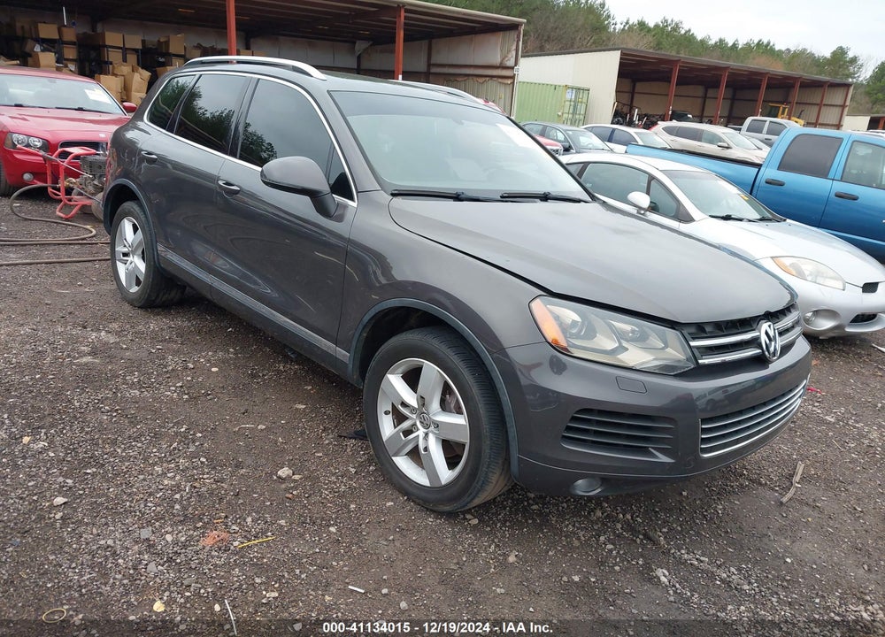 2013 VOLKSWAGEN TOUAREG VR6 LUX VIN: WVGEF9BP7DD005774
