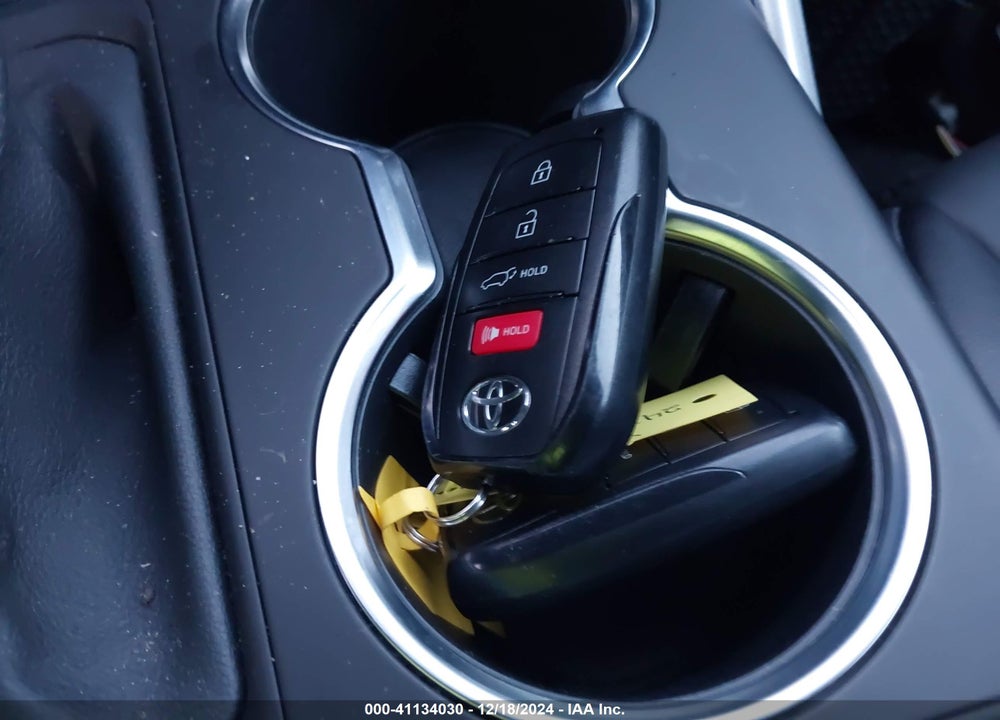 2024 TOYOTA HIGHLANDER XLE VIN: 5TDKDRAH0RS051191