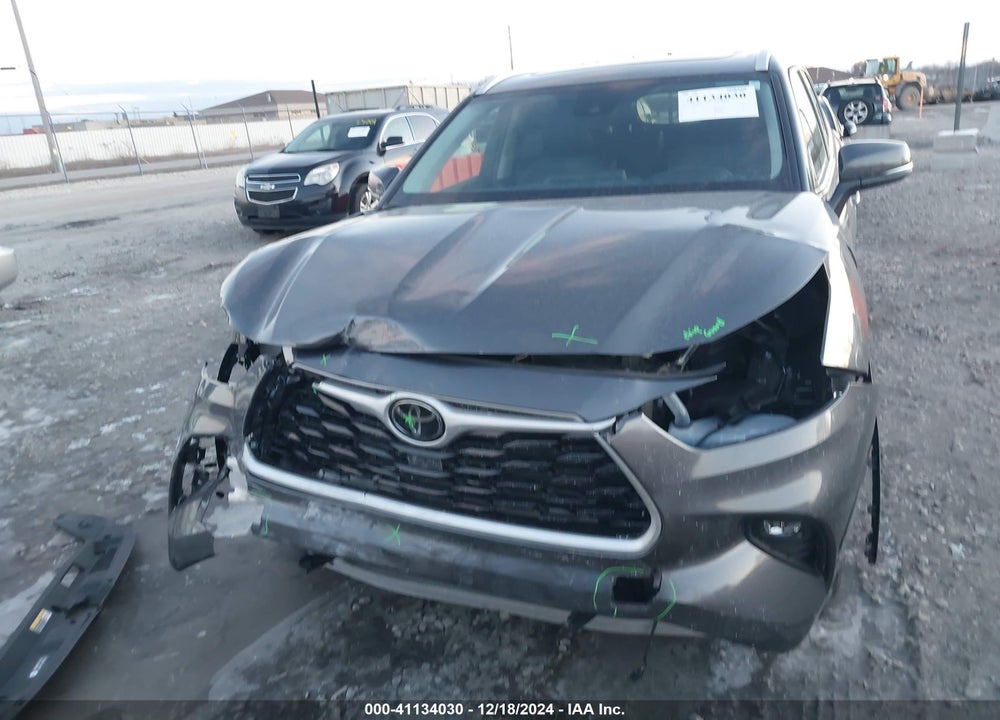 2024 TOYOTA HIGHLANDER XLE VIN: 5TDKDRAH0RS051191