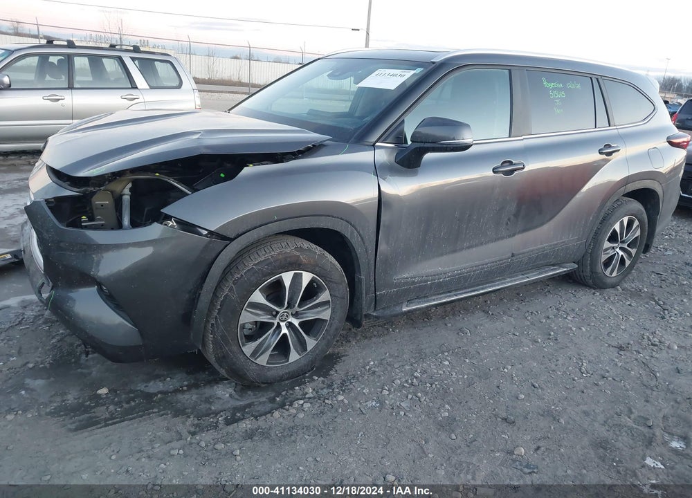 2024 TOYOTA HIGHLANDER XLE VIN: 5TDKDRAH0RS051191