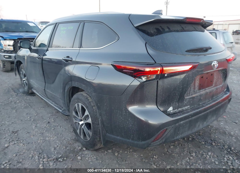 2024 TOYOTA HIGHLANDER XLE VIN: 5TDKDRAH0RS051191
