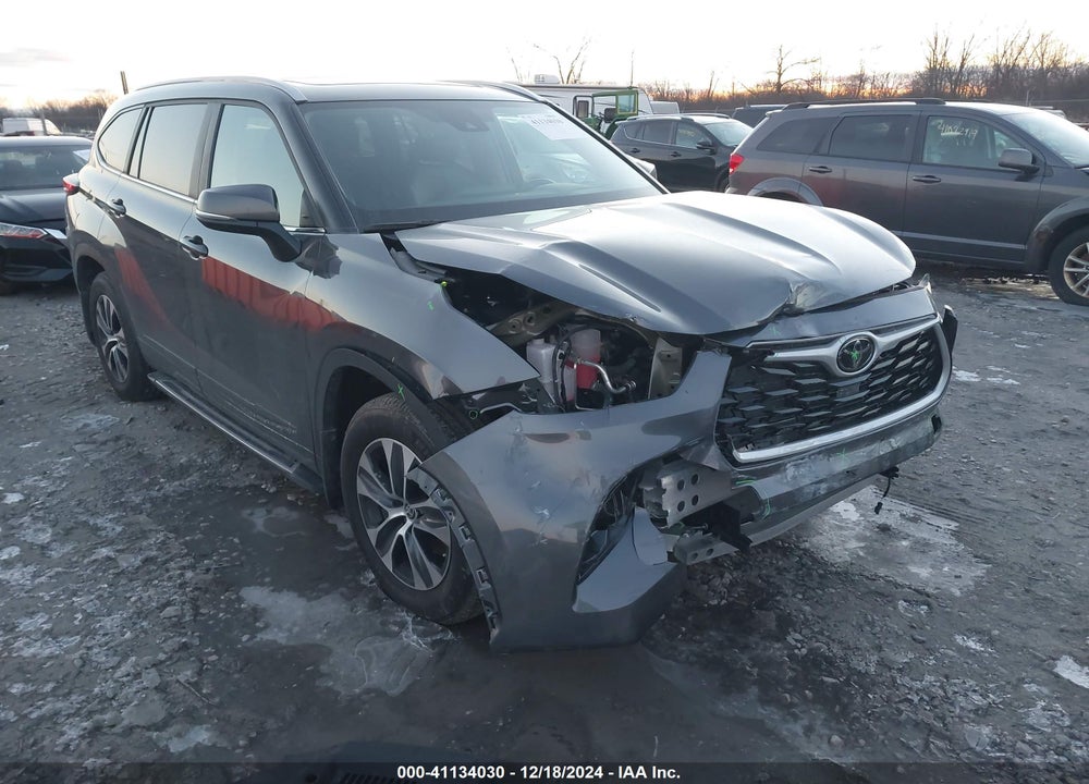 2024 TOYOTA HIGHLANDER XLE VIN: 5TDKDRAH0RS051191
