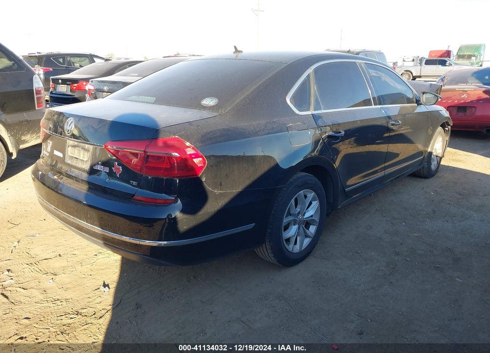 2016 VOLKSWAGEN PASSAT VIN: 1VWAS7A30GC036180