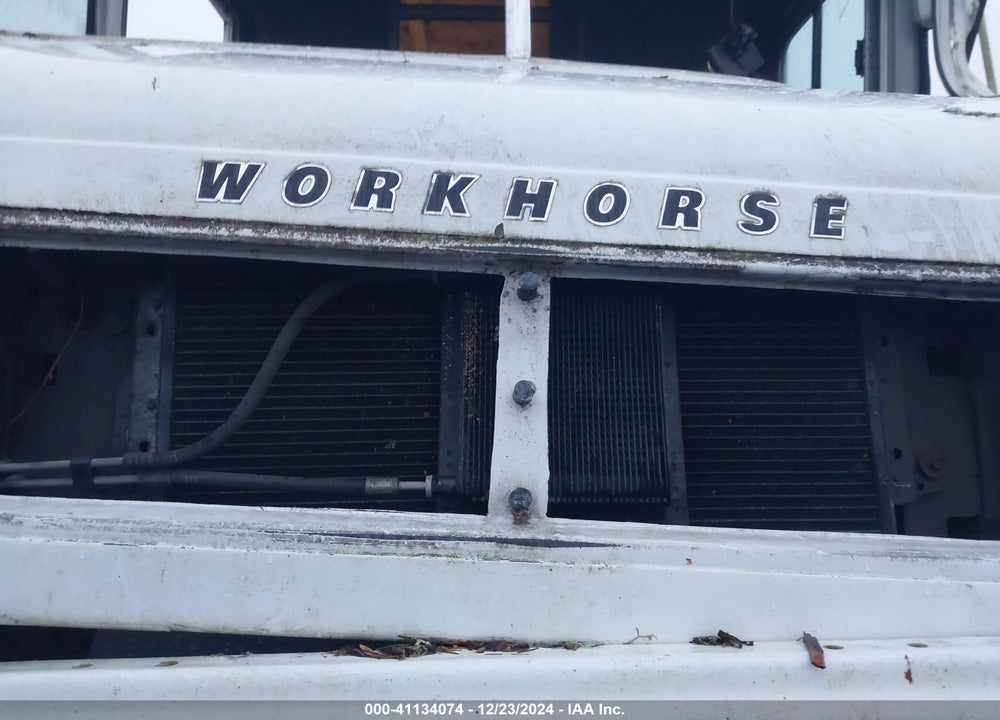 2003 WORKHORSE STEP VAN VIN: 5T4HP41R833358624