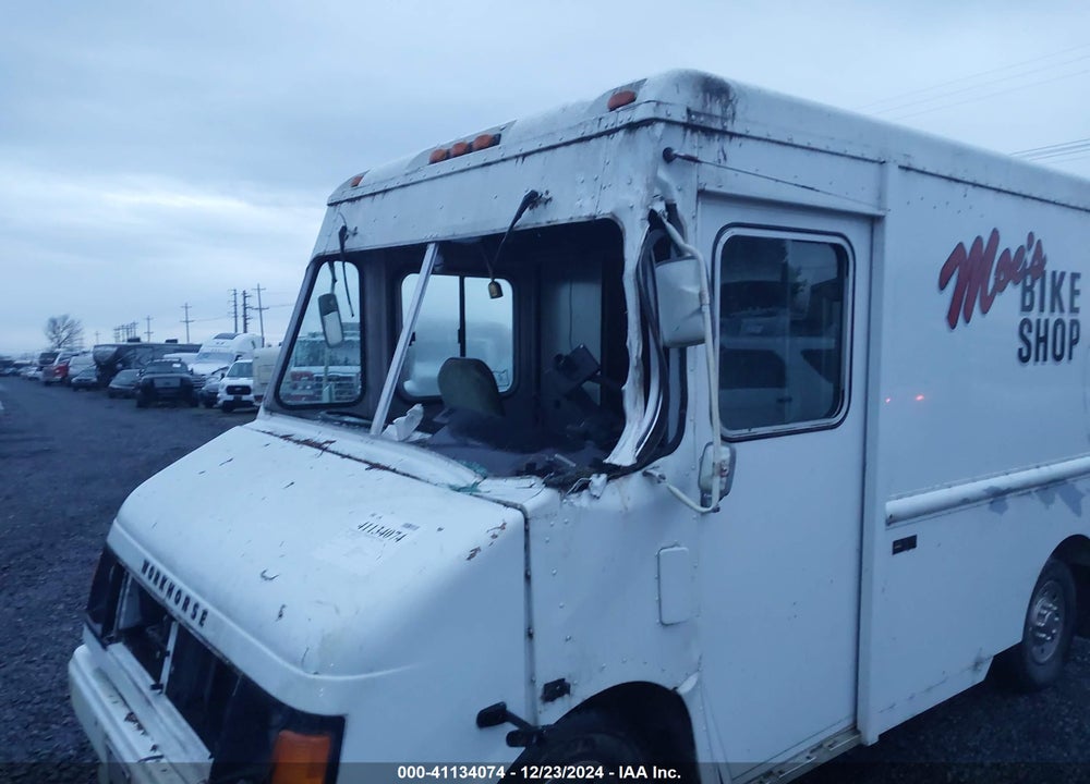 2003 WORKHORSE STEP VAN VIN: 5T4HP41R833358624