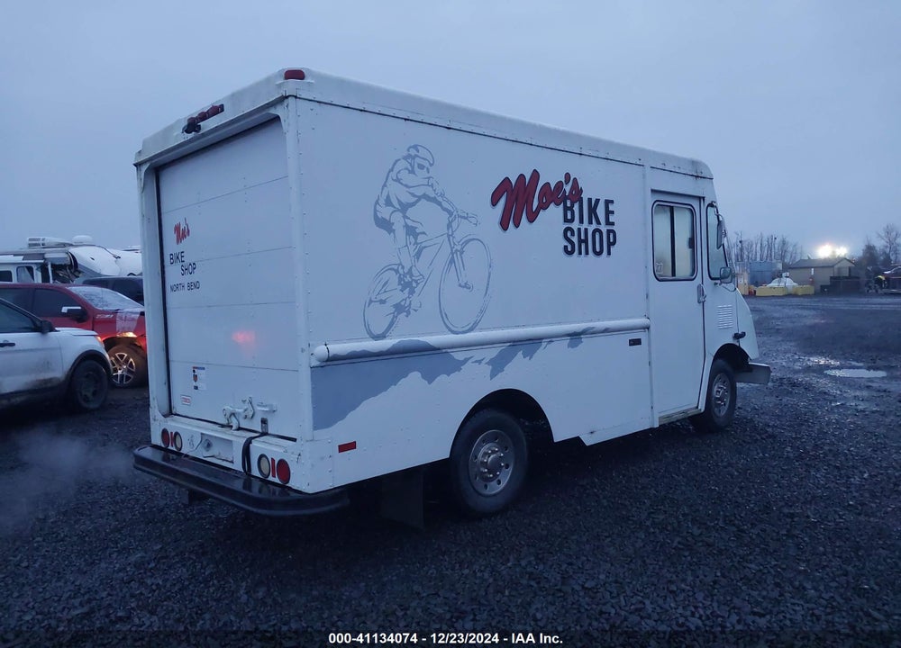 2003 WORKHORSE STEP VAN VIN: 5T4HP41R833358624