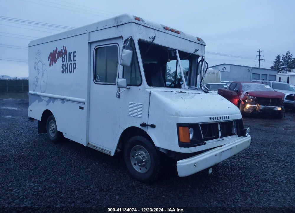 2003 WORKHORSE STEP VAN VIN: 5T4HP41R833358624