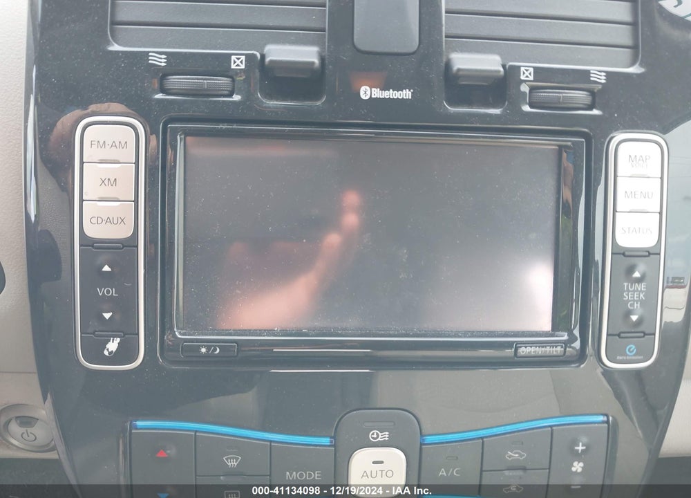 2011 NISSAN LEAF VIN: JN1AZ0CPXBT003706