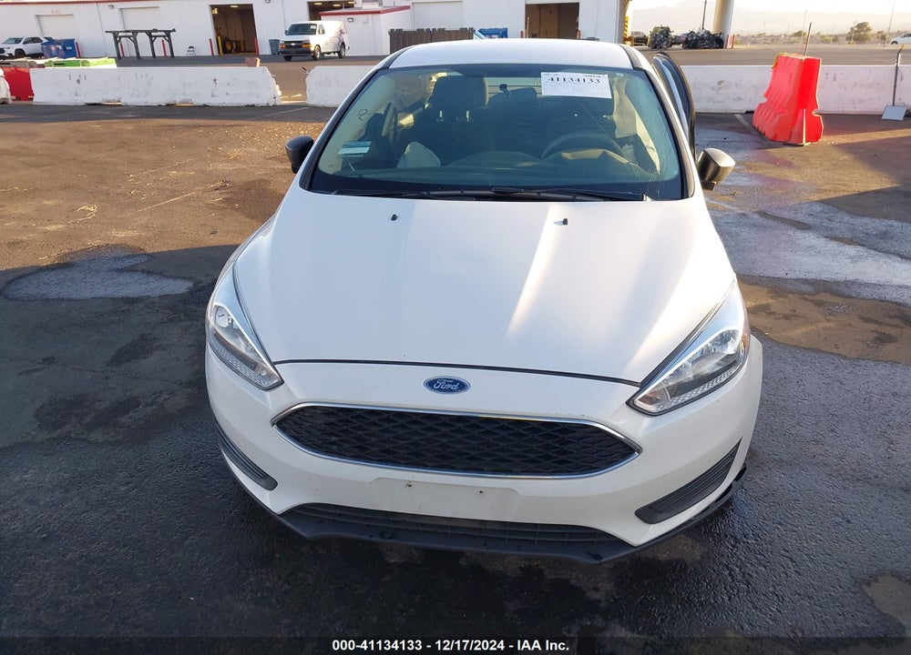 2017 FORD FOCUS S VIN: 1FADP3E28HL230412
