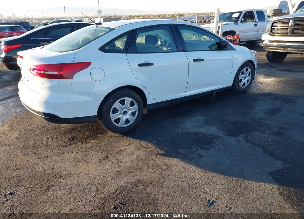 2017 FORD FOCUS S VIN: 1FADP3E28HL230412