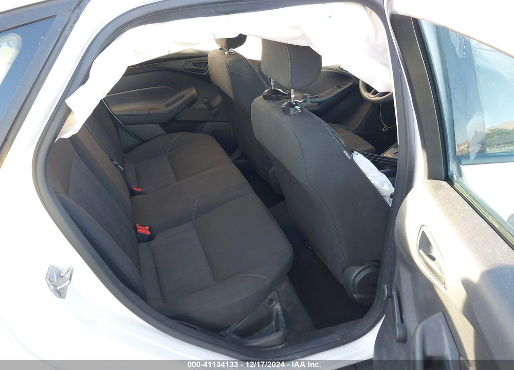 2017 FORD FOCUS S VIN: 1FADP3E28HL230412