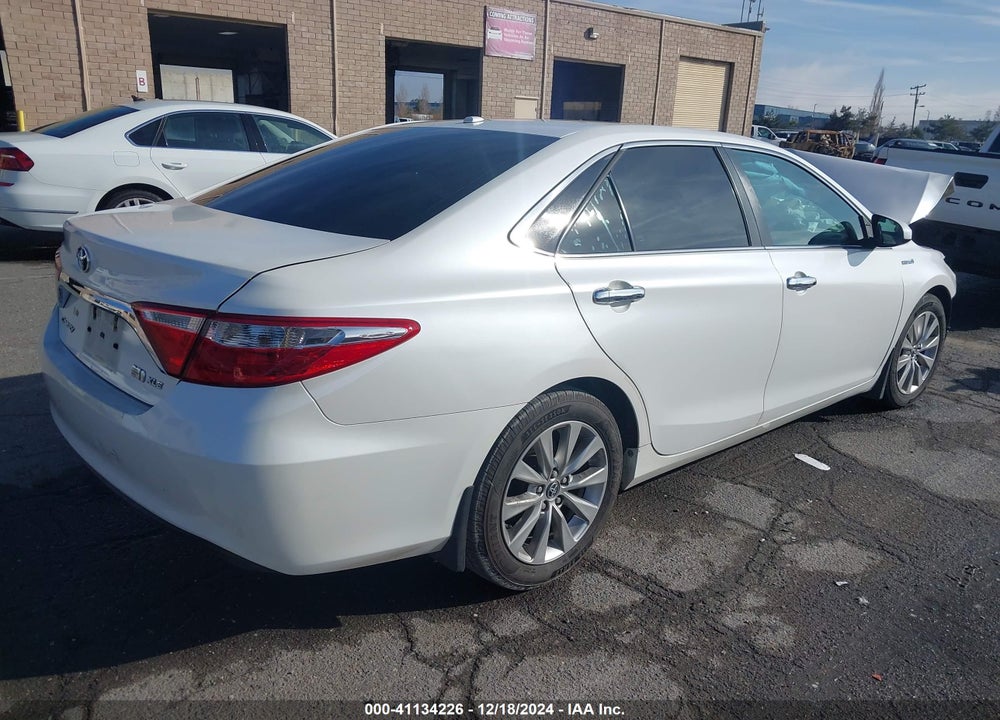 2015 TOYOTA CAMRY HYBRID XLE VIN: 4T1BD1FK8FU173807