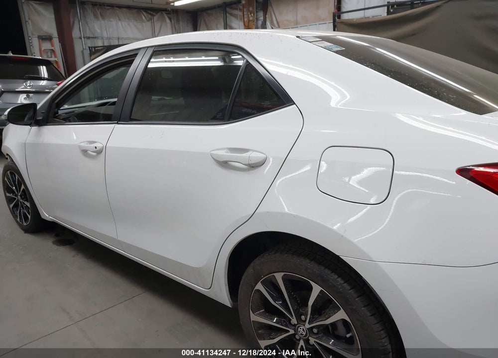 2018 TOYOTA COROLLA SE VIN: 2T1BURHE5JC996923