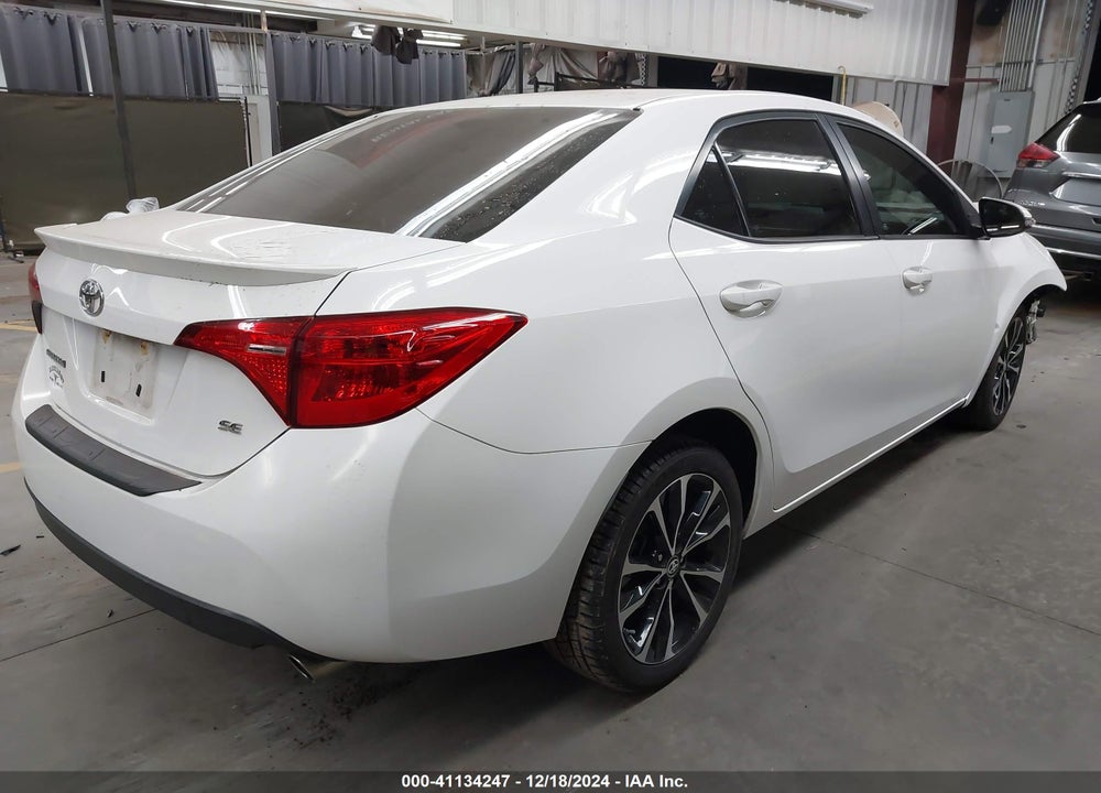 2018 TOYOTA COROLLA SE VIN: 2T1BURHE5JC996923