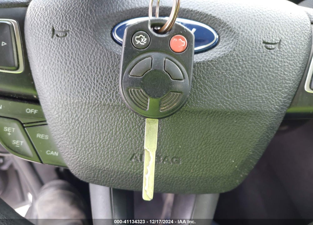 2015 FORD FOCUS VIN: 1FADP3F22FL270318