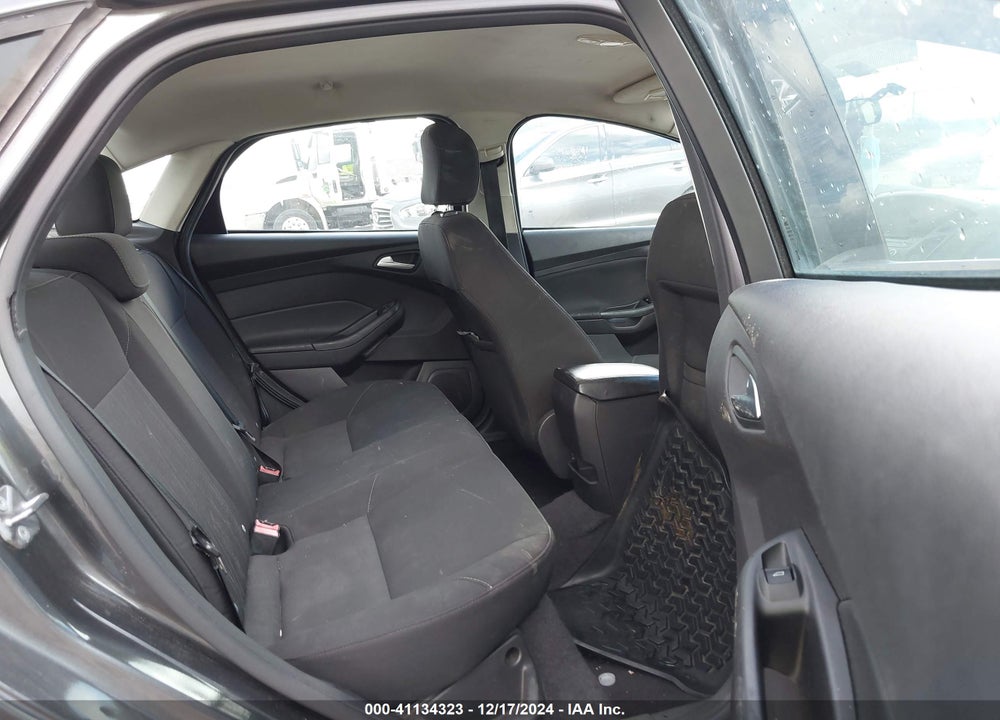 2015 FORD FOCUS VIN: 1FADP3F22FL270318