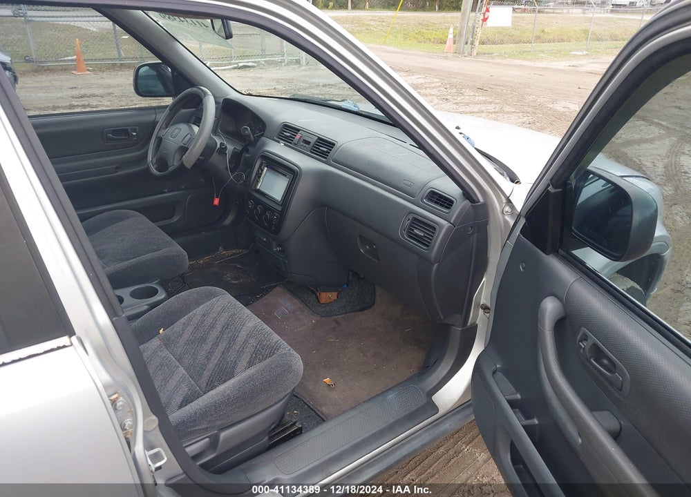 2000 HONDA CR-V LX VIN: JHLRD2848YC014594