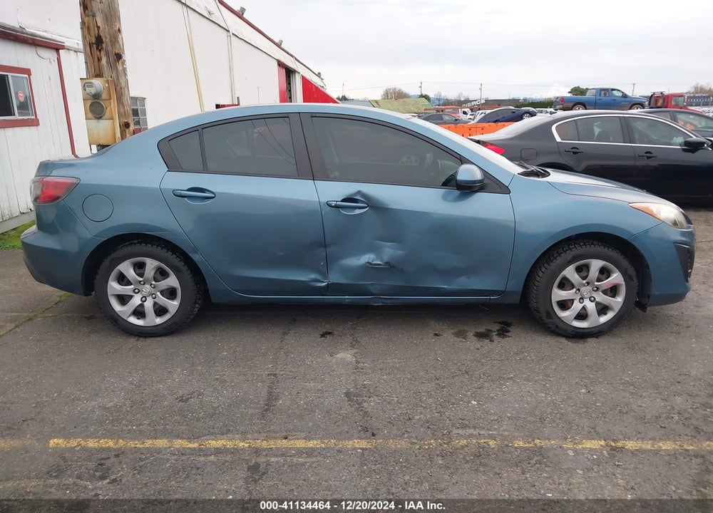 2011 MAZDA 3 I SPORT VIN: JM1BL1UG6B1440895