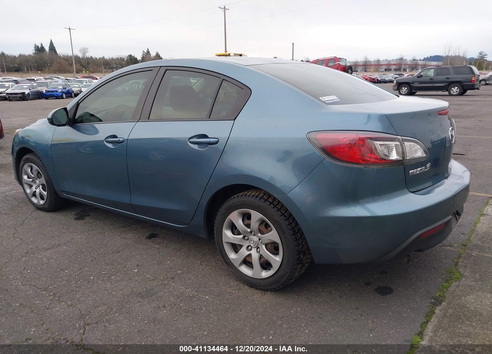 2011 MAZDA 3 I SPORT VIN: JM1BL1UG6B1440895