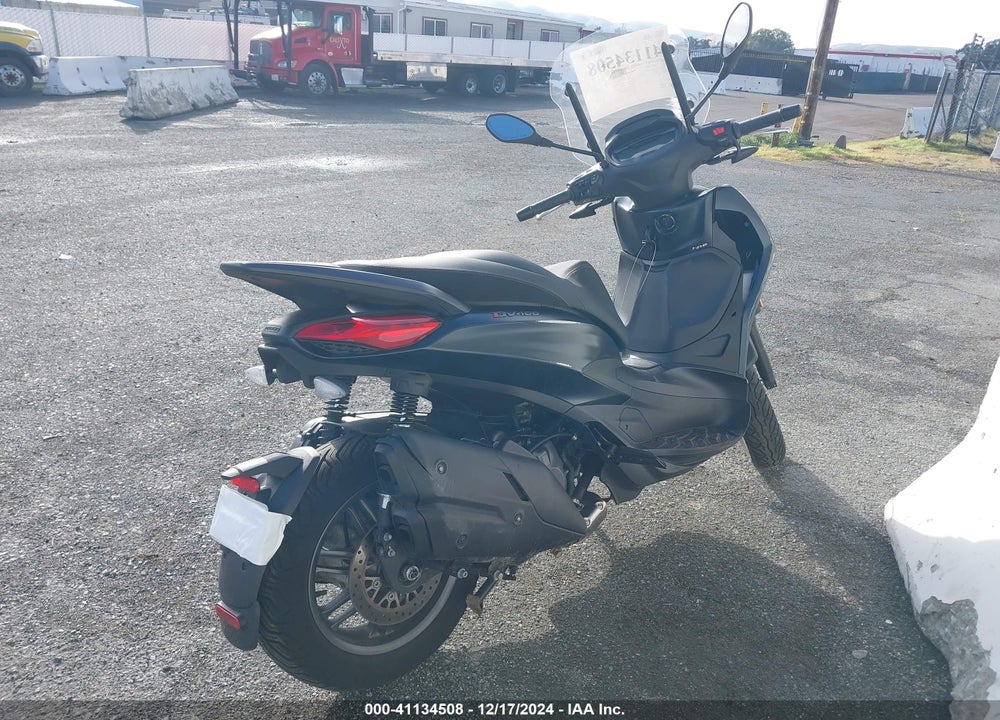 2022 PIAGGIO BV 400 VIN: ZAPMD20U3N5000006