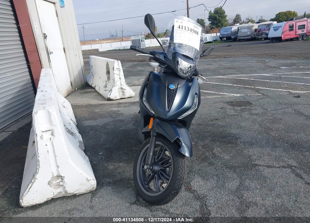 2022 PIAGGIO BV 400 VIN: ZAPMD20U3N5000006