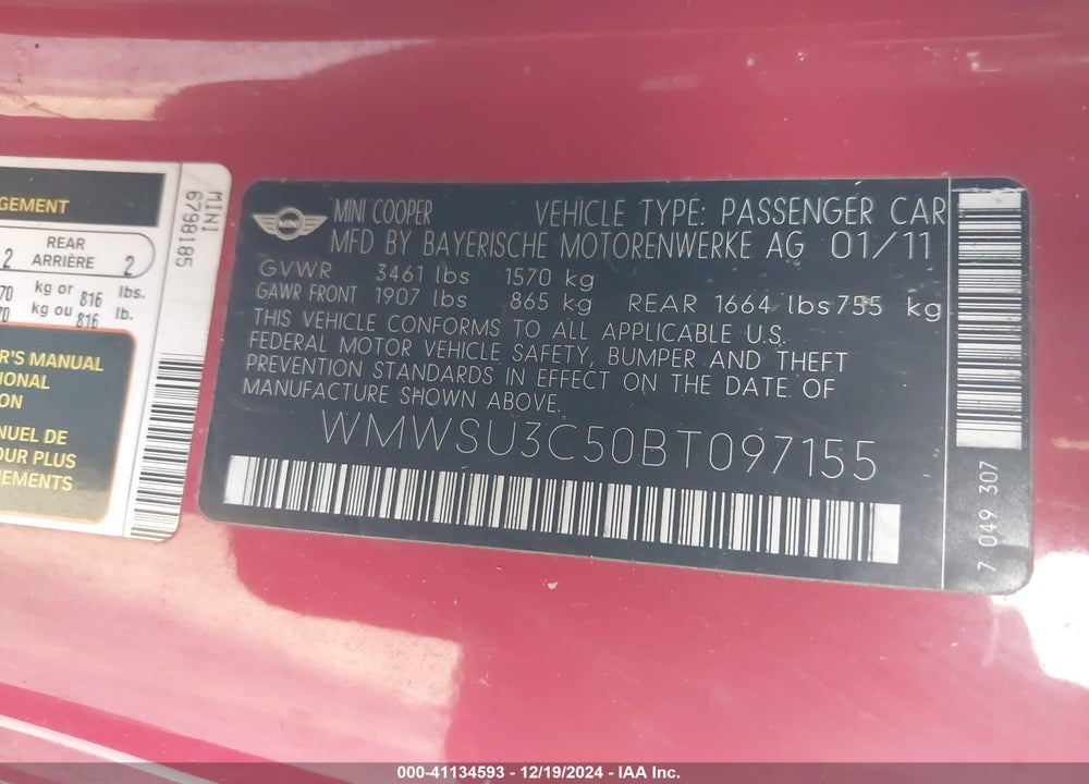 2011 MINI COOPER VIN: WMWSU3C50BT097155