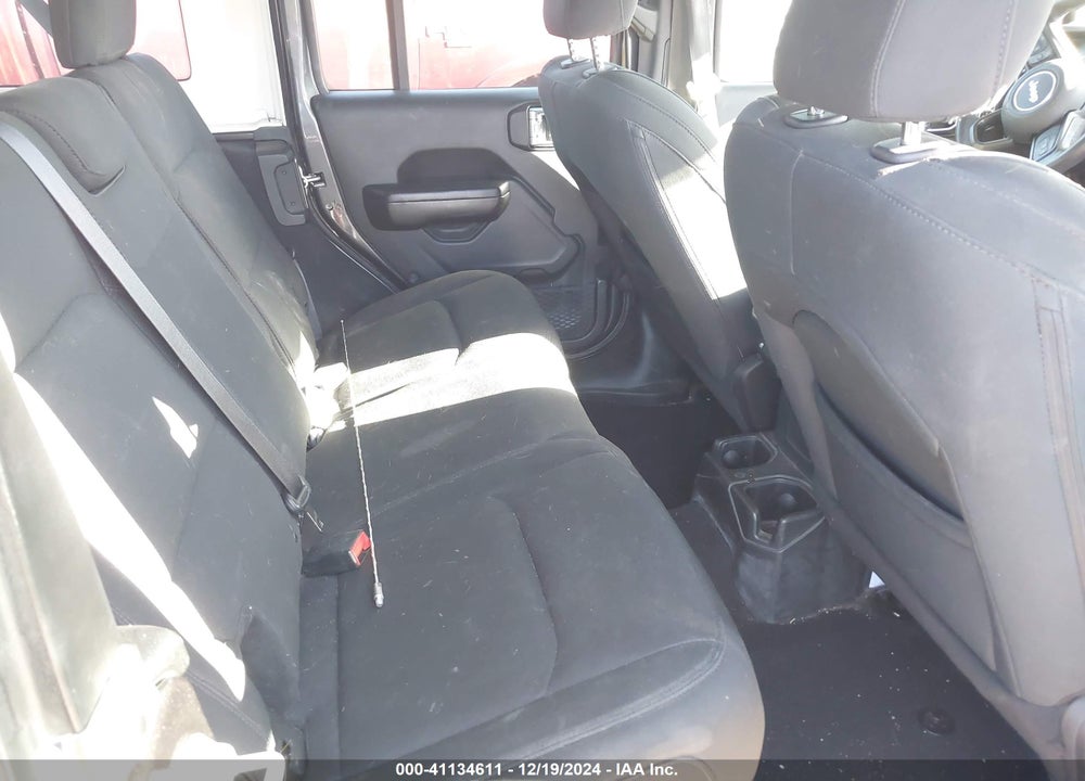 2018 JEEP WRANGLER UNLIMITED SPORT S 4X4 VIN: 1C4HJXDG2JW208881