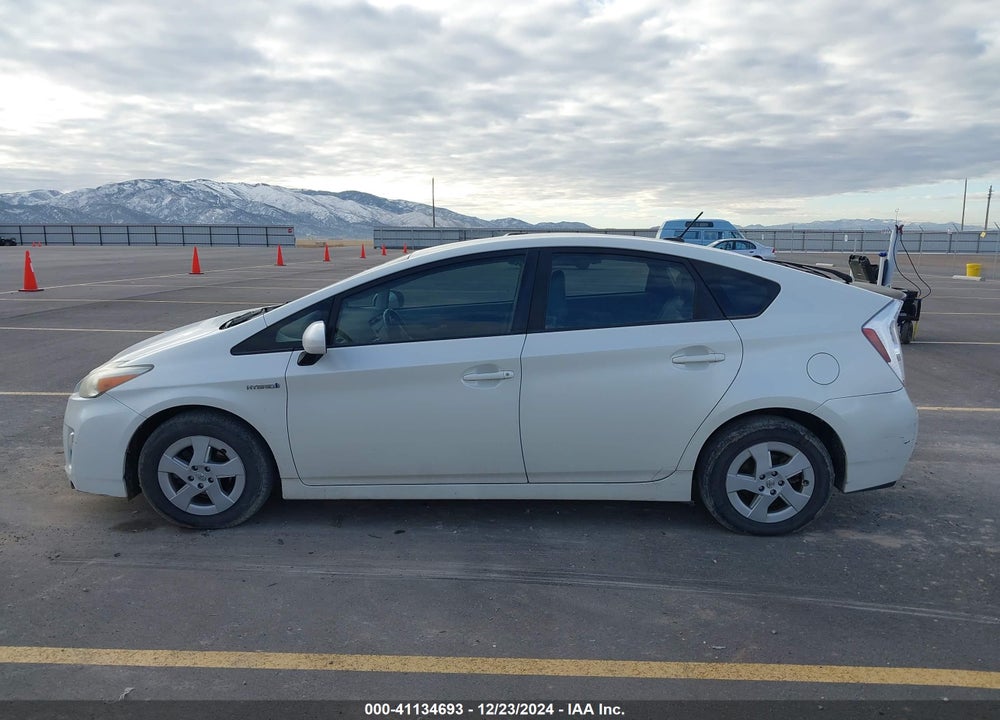 2011 TOYOTA PRIUS FOUR VIN: JTDKN3DU0B1376137