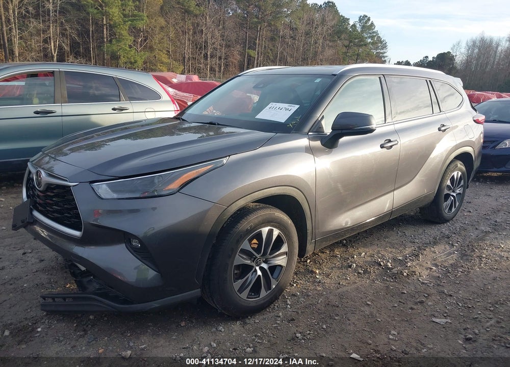 2022 TOYOTA HIGHLANDER XLE VIN: 5TDGZRAH5NS548772