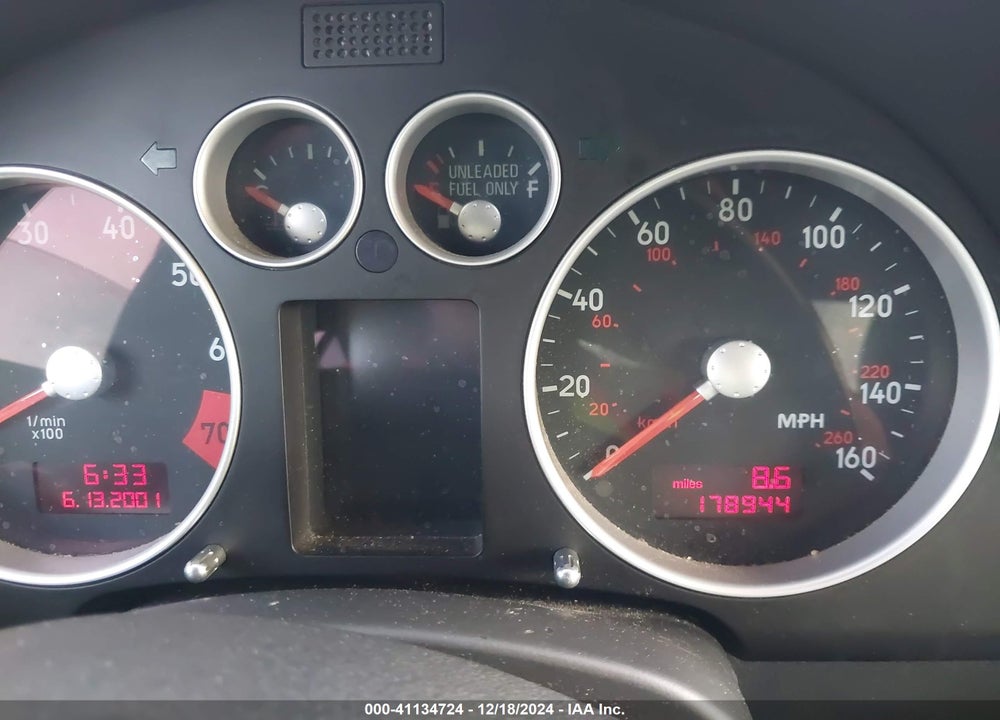 2001 AUDI TT VIN: TRUWX28N111045838