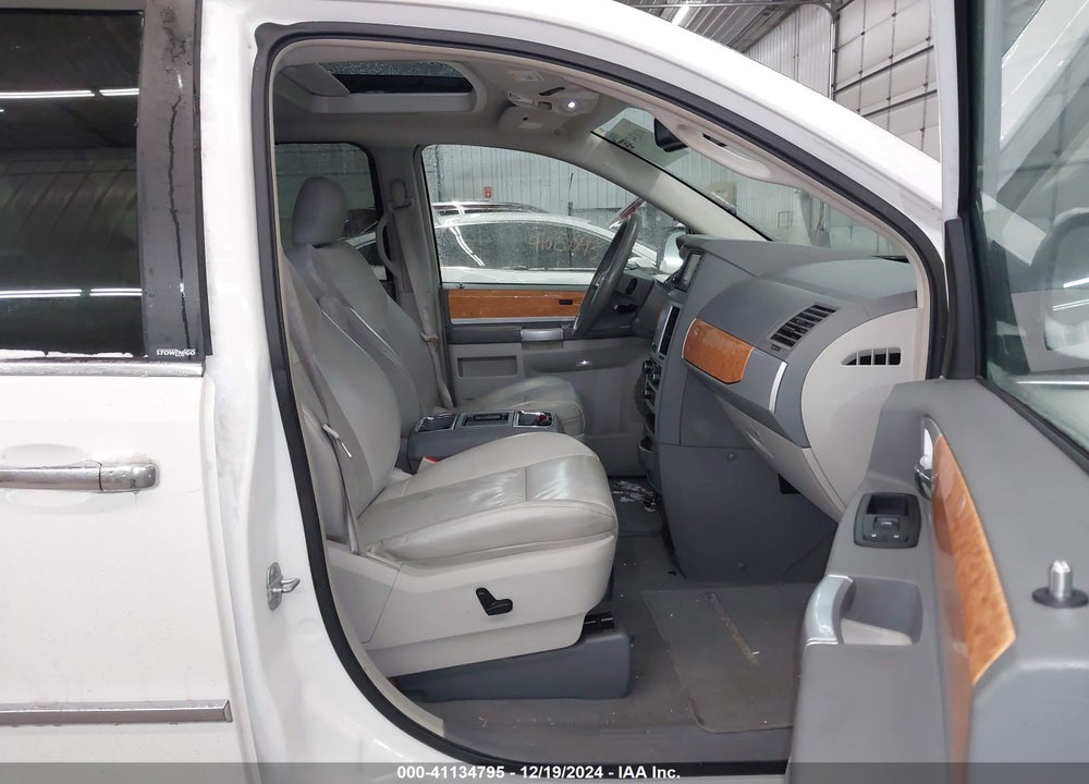 2009 CHRYSLER TOWN & COUNTRY LIMITED VIN: 2A8HR64X09R565203