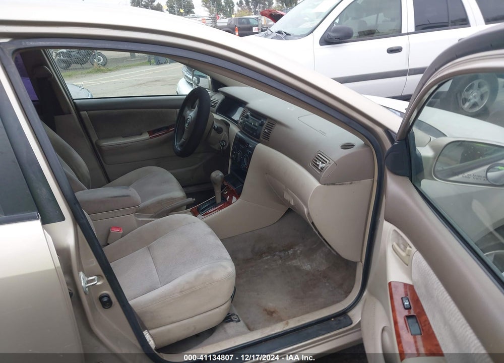 2005 TOYOTA COROLLA LE VIN: 1NXBR32E35Z448012