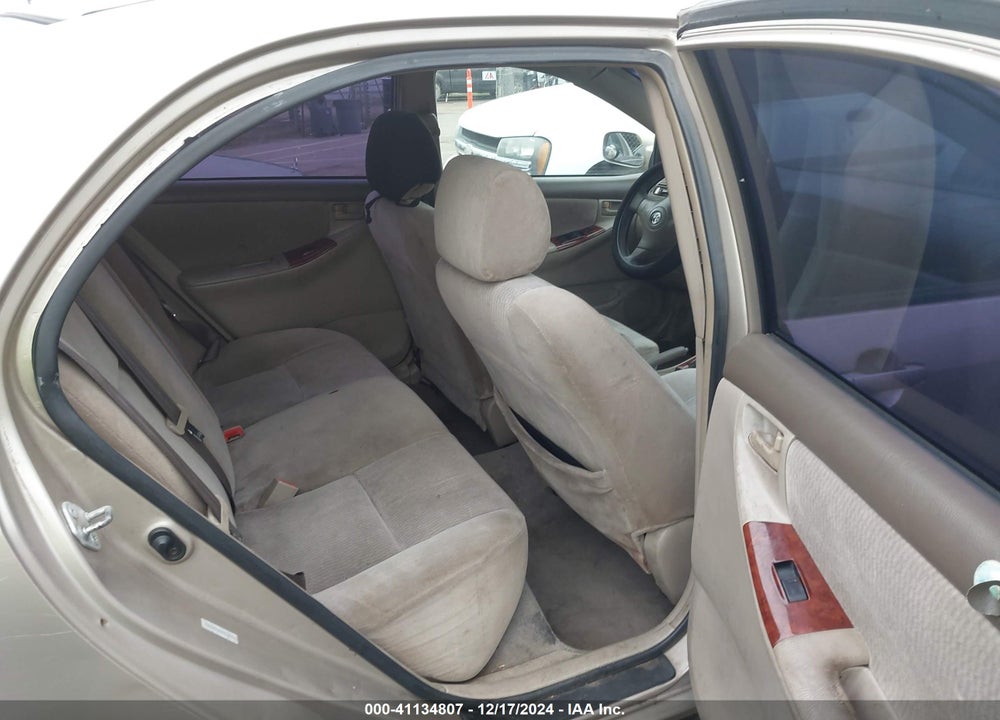 2005 TOYOTA COROLLA LE VIN: 1NXBR32E35Z448012