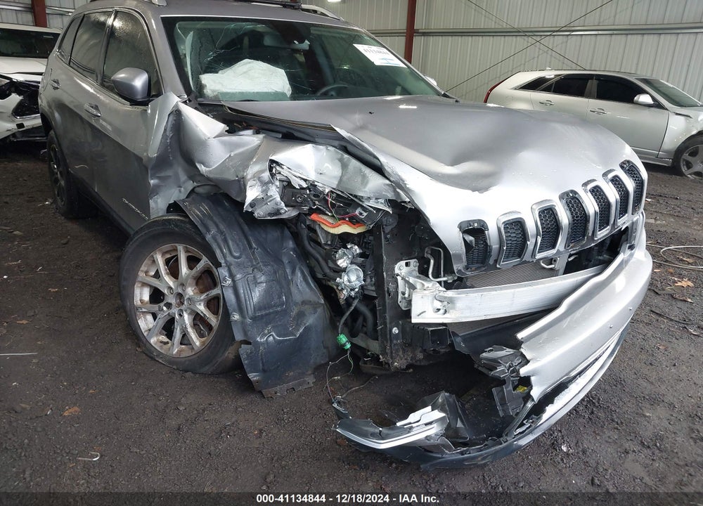 2018 JEEP CHEROKEE LATITUDE 4X4 VIN: 1C4PJMCB0JD592493