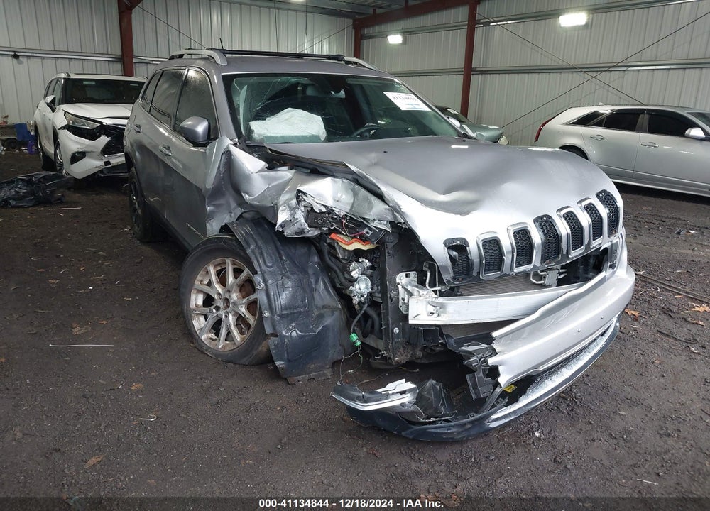2018 JEEP CHEROKEE LATITUDE 4X4 VIN: 1C4PJMCB0JD592493