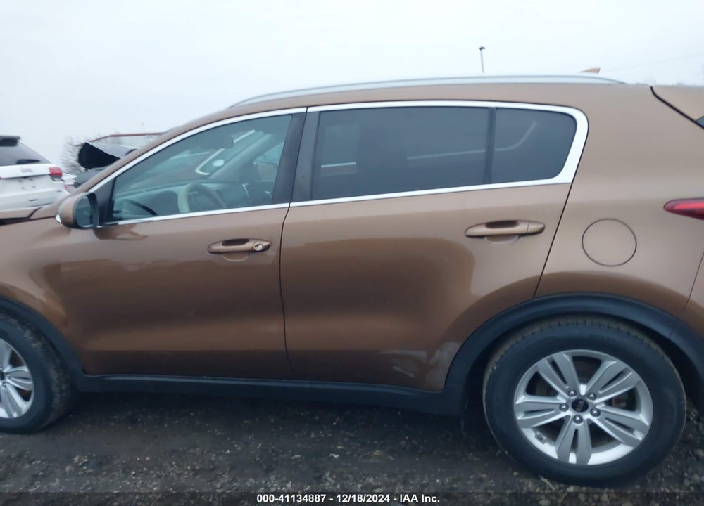 2018 KIA SPORTAGE LX VIN: KNDPM3ACXJ7352671