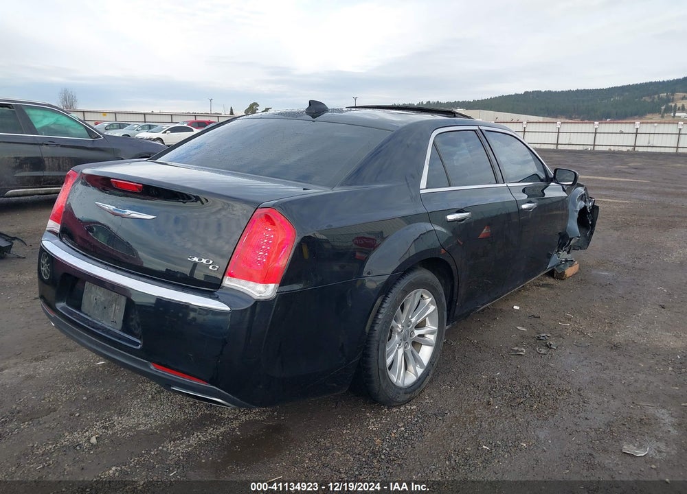 2017 CHRYSLER 300C VIN: 2C3CCAEGXHH552200