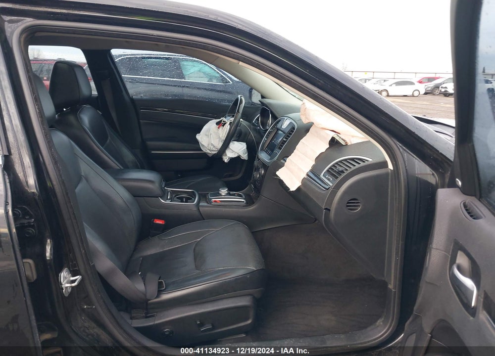 2017 CHRYSLER 300C VIN: 2C3CCAEGXHH552200