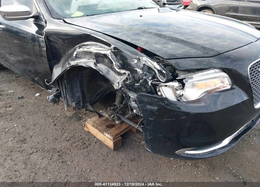 2017 CHRYSLER 300C VIN: 2C3CCAEGXHH552200