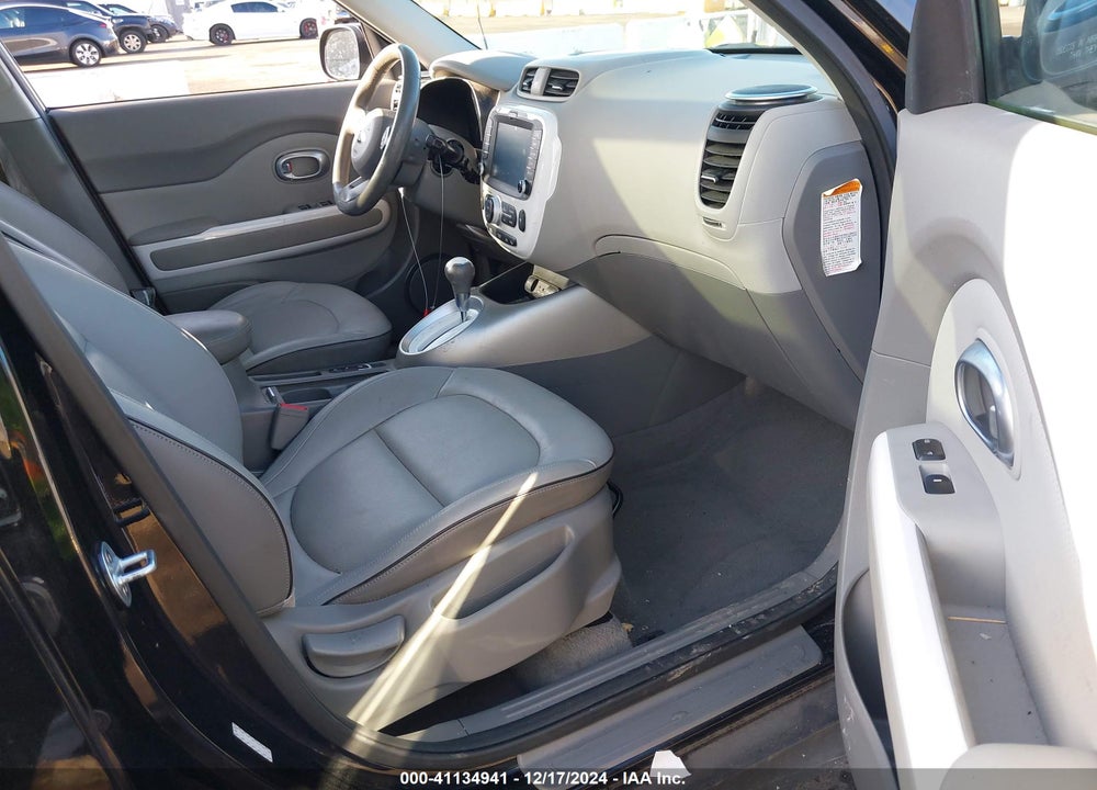2016 KIA SOUL EV VIN: KNDJX3AE0G7013067