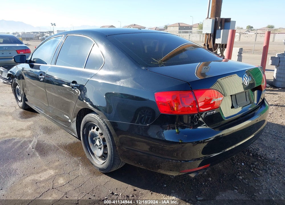 2013 VOLKSWAGEN JETTA 2.5L SE VIN: 3VWDP7AJ4DM427842