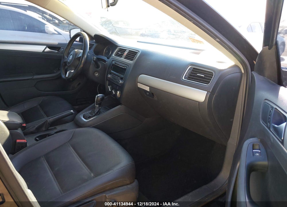 2013 VOLKSWAGEN JETTA 2.5L SE VIN: 3VWDP7AJ4DM427842