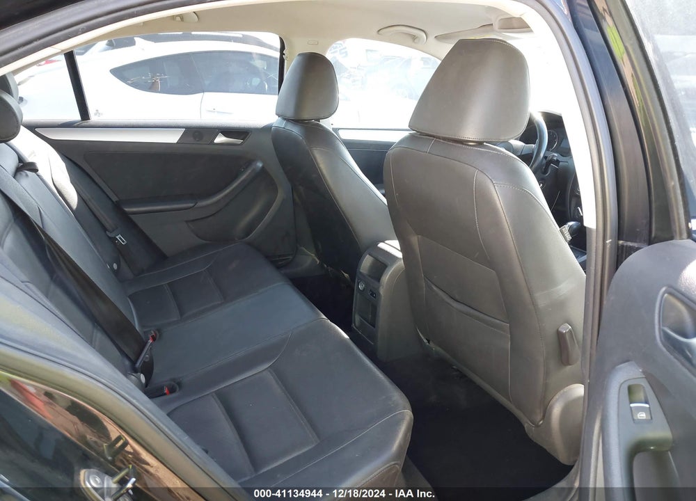 2013 VOLKSWAGEN JETTA 2.5L SE VIN: 3VWDP7AJ4DM427842