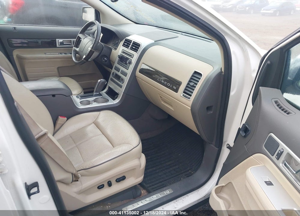 2008 LINCOLN MKX VIN: 2LMDU88CX8BJ31028