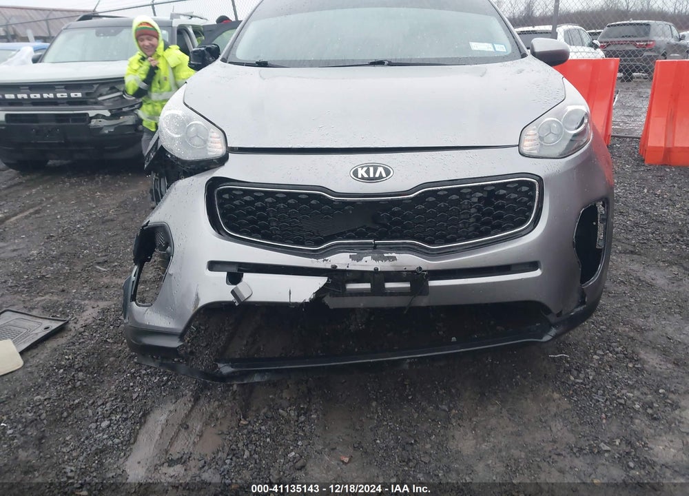 2018 KIA SPORTAGE LX VIN: KNDPM3AC8J7330717